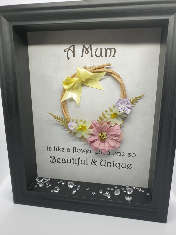 "A Mum" Floral Wreath Frame